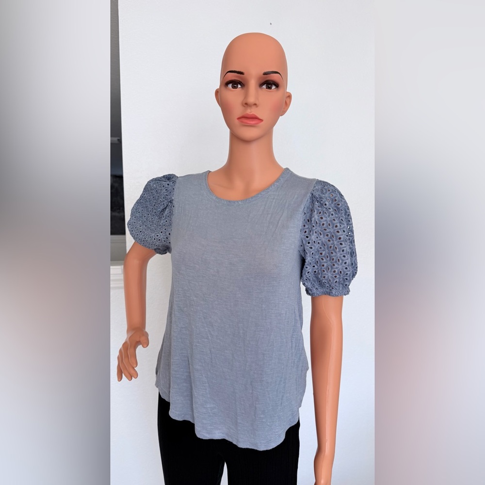 Cupio Gray Puff Sleeve Eyelet Tee
